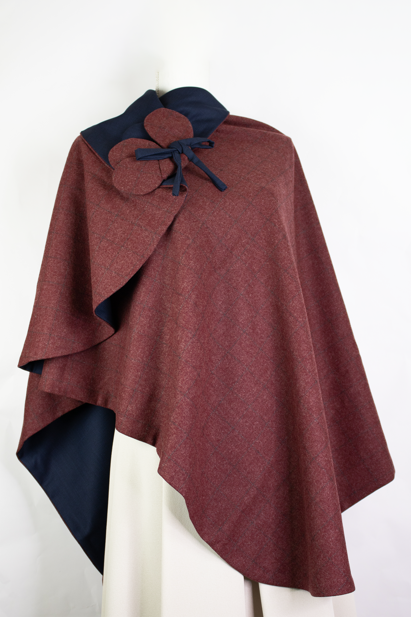 Mantò - checked bordeaux e puntinato blu