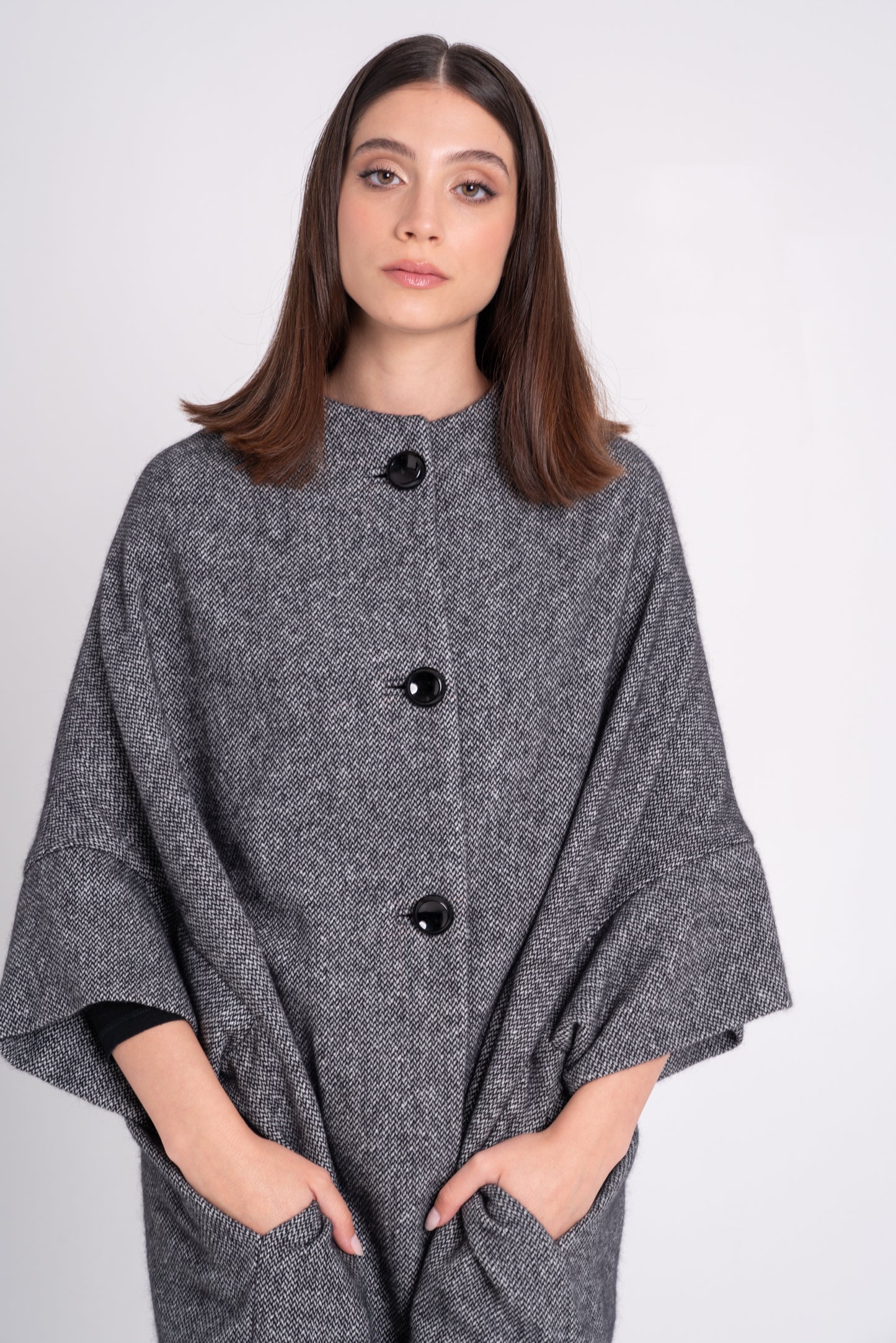 Calù • Cappotto in lana e cachemire puntinato nero