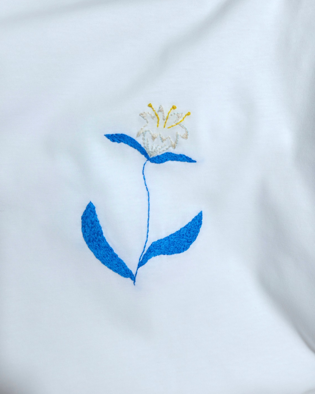 T-shirt Ricamo Giglio di mare