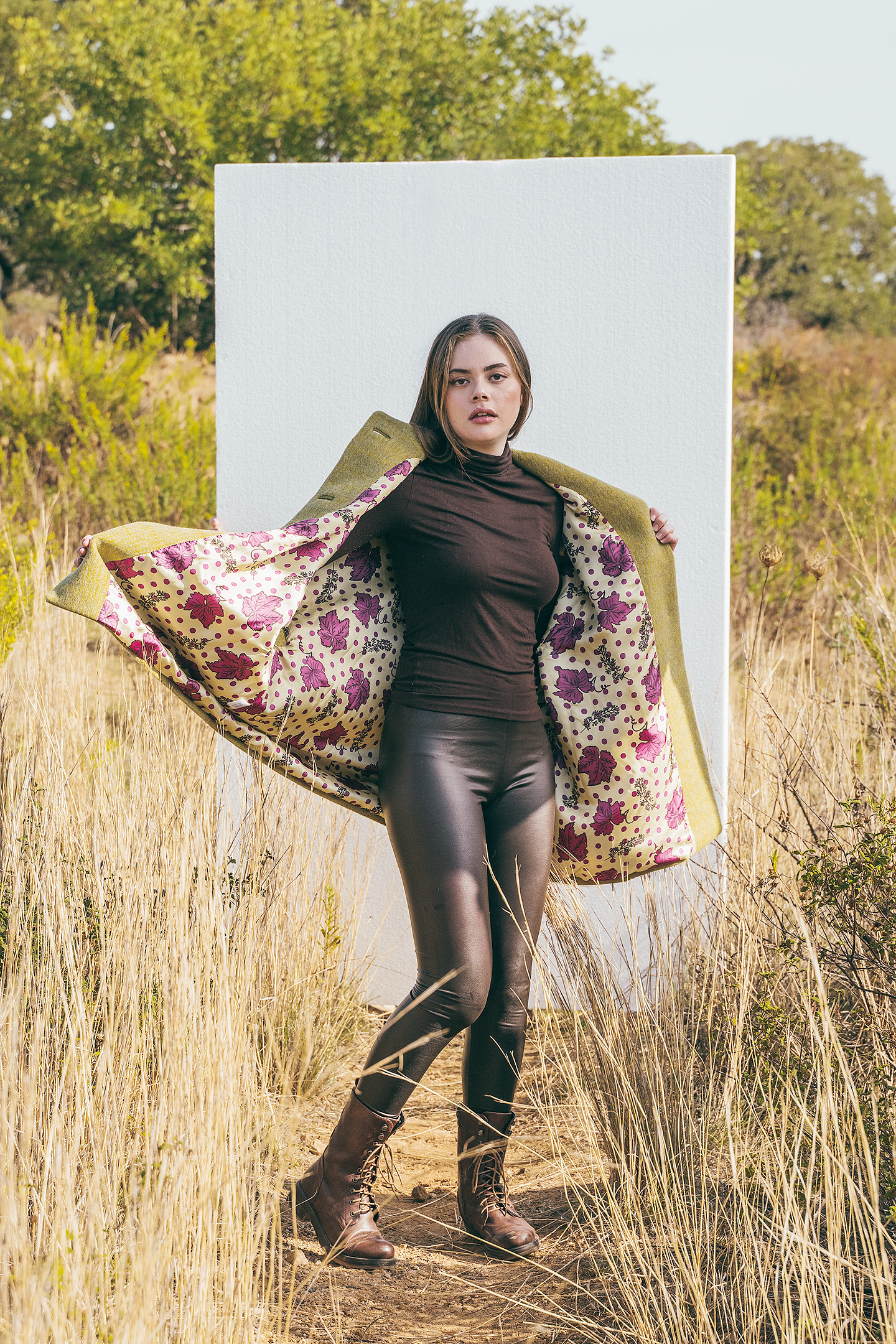 Calù • Cappotto linea a uovo in mohair e alpaca verde mela melange con bottoni celesti e fodera fantasia