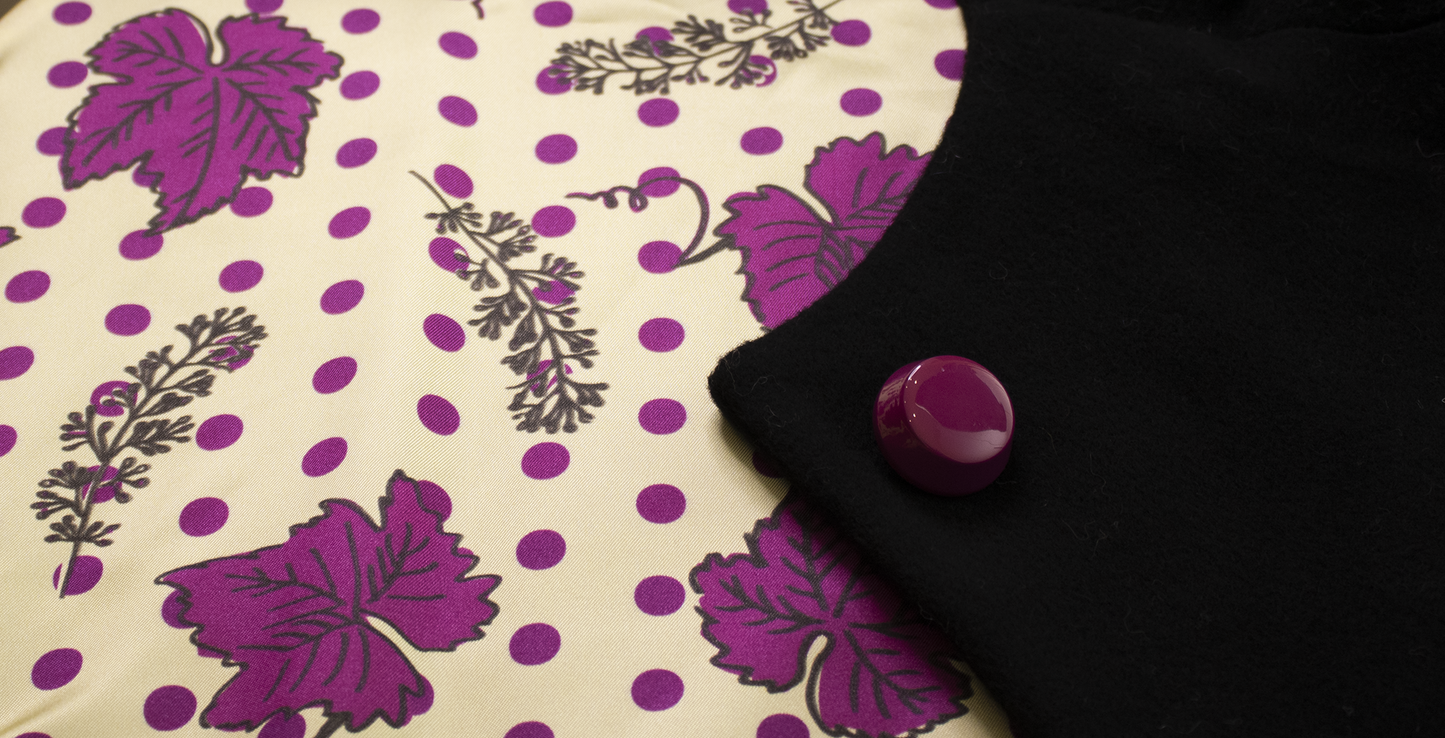 Calù • Cappotto linea uovo in lana e cachemire nero con bottoni fucsia e fodera fantasia