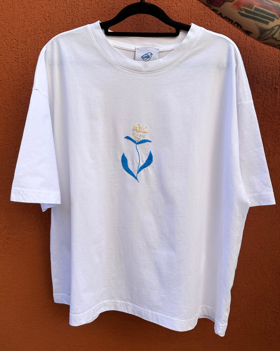 T-shirt Ricamo Giglio di mare