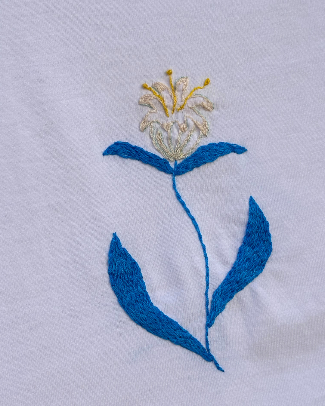 T-shirt Ricamo Giglio di mare