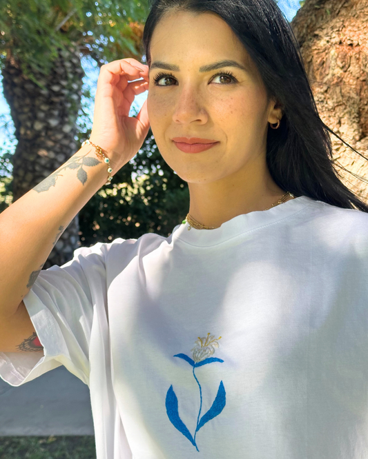 T-shirt Ricamo Giglio di mare