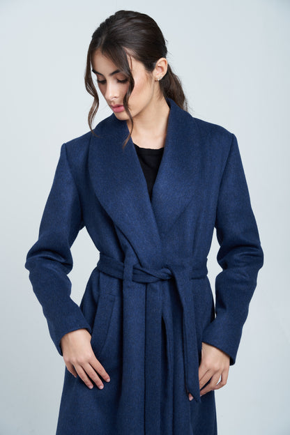 Pre-order Rosè • Cappotto in lana e cachemire blu notte con cinta - Prezzo in store