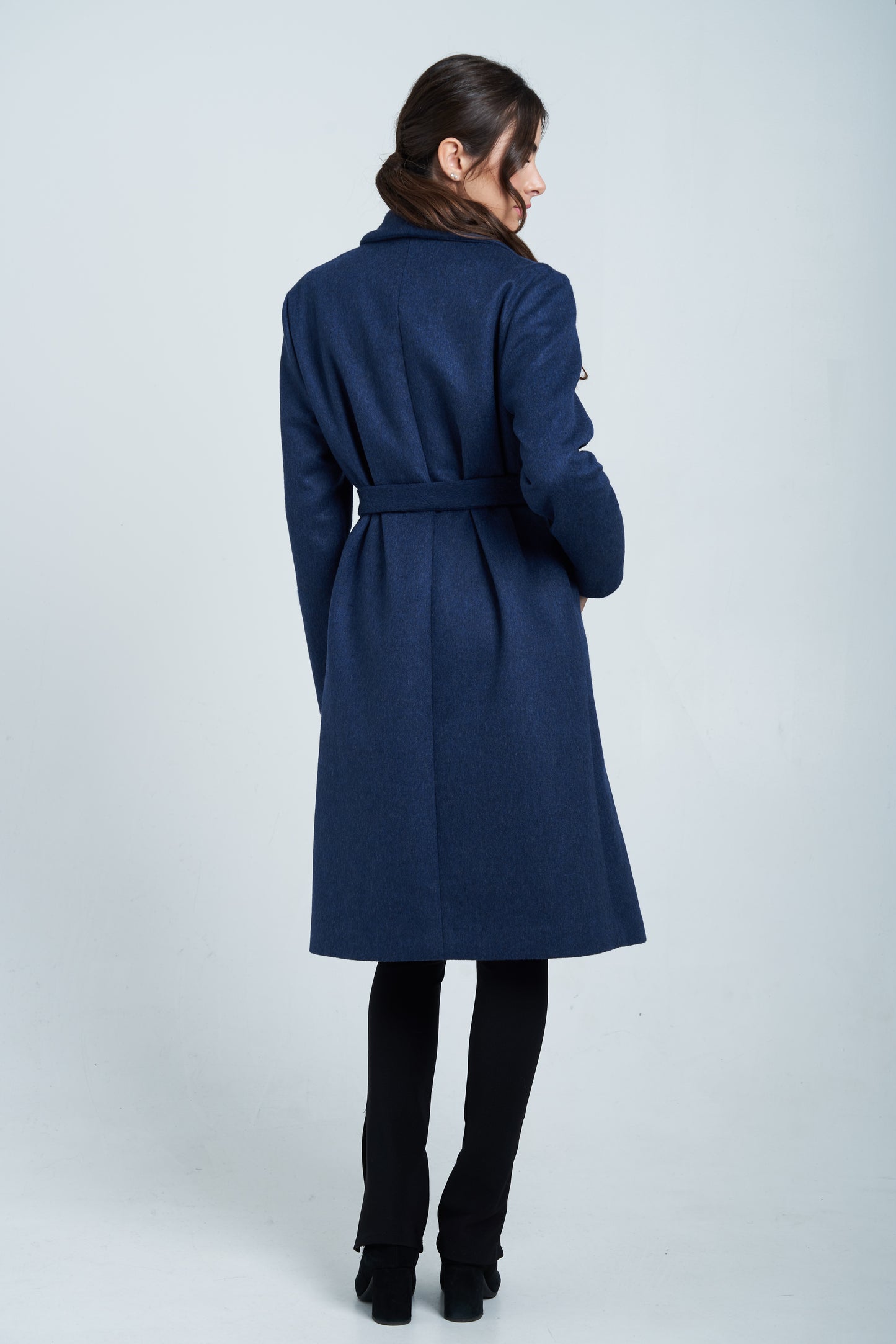 Pre-order Rosè • Cappotto in lana e cachemire blu notte con cinta - Prezzo in store