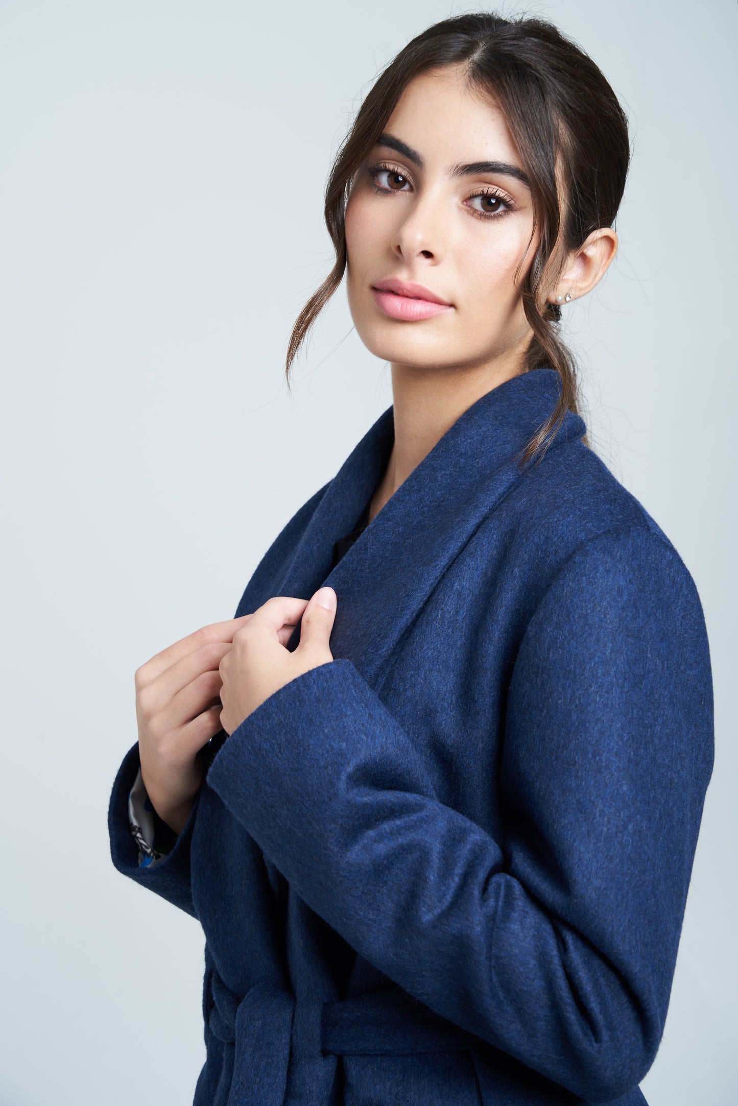 Pre-order Rosè • Cappotto in lana e cachemire blu notte con cinta - Prezzo in store