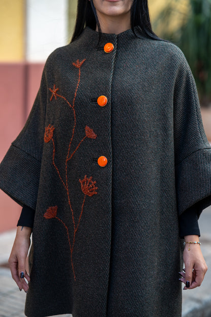 Calù ricamato a mano 100% lana