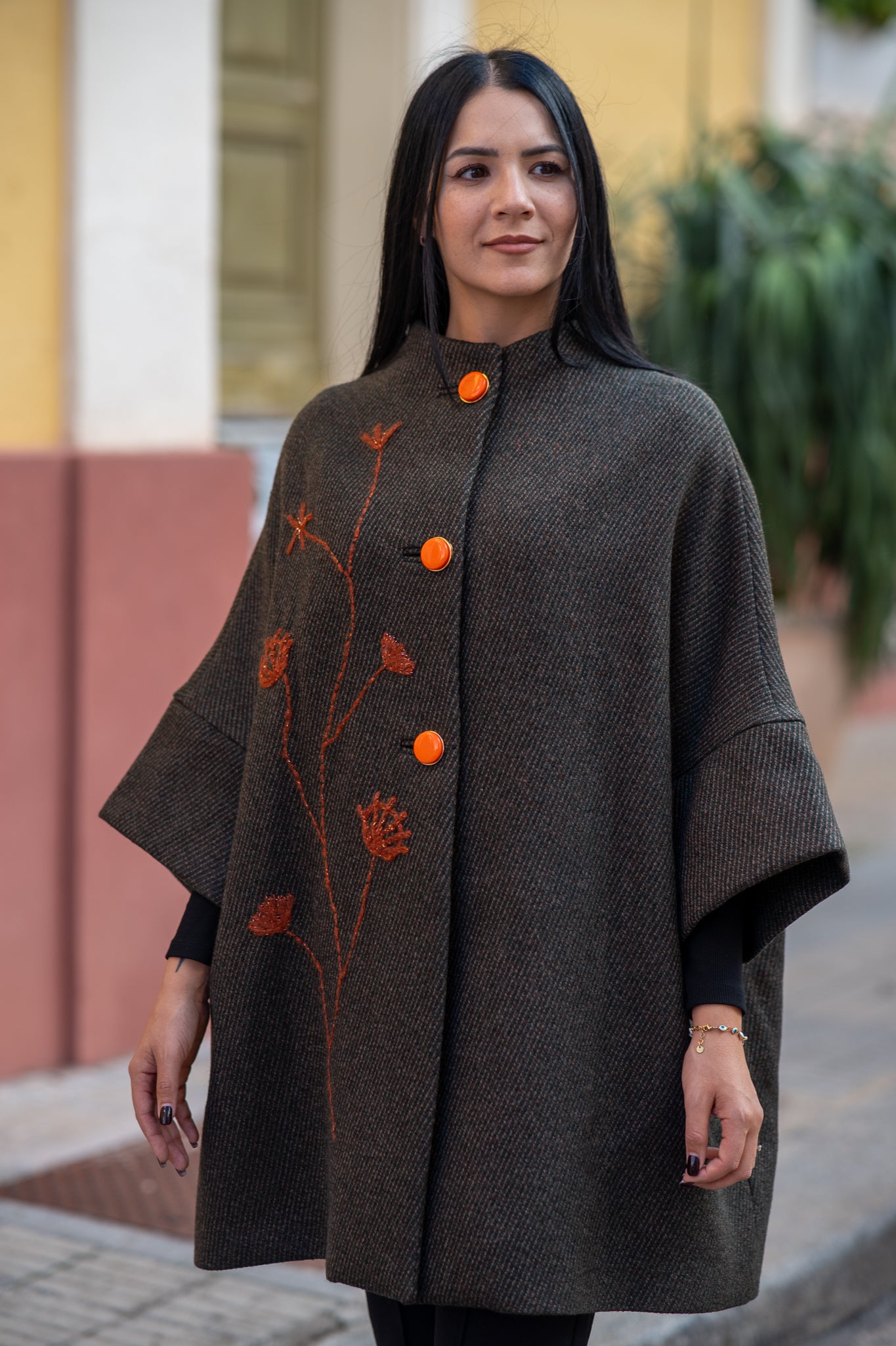 Calù ricamato a mano 100% lana