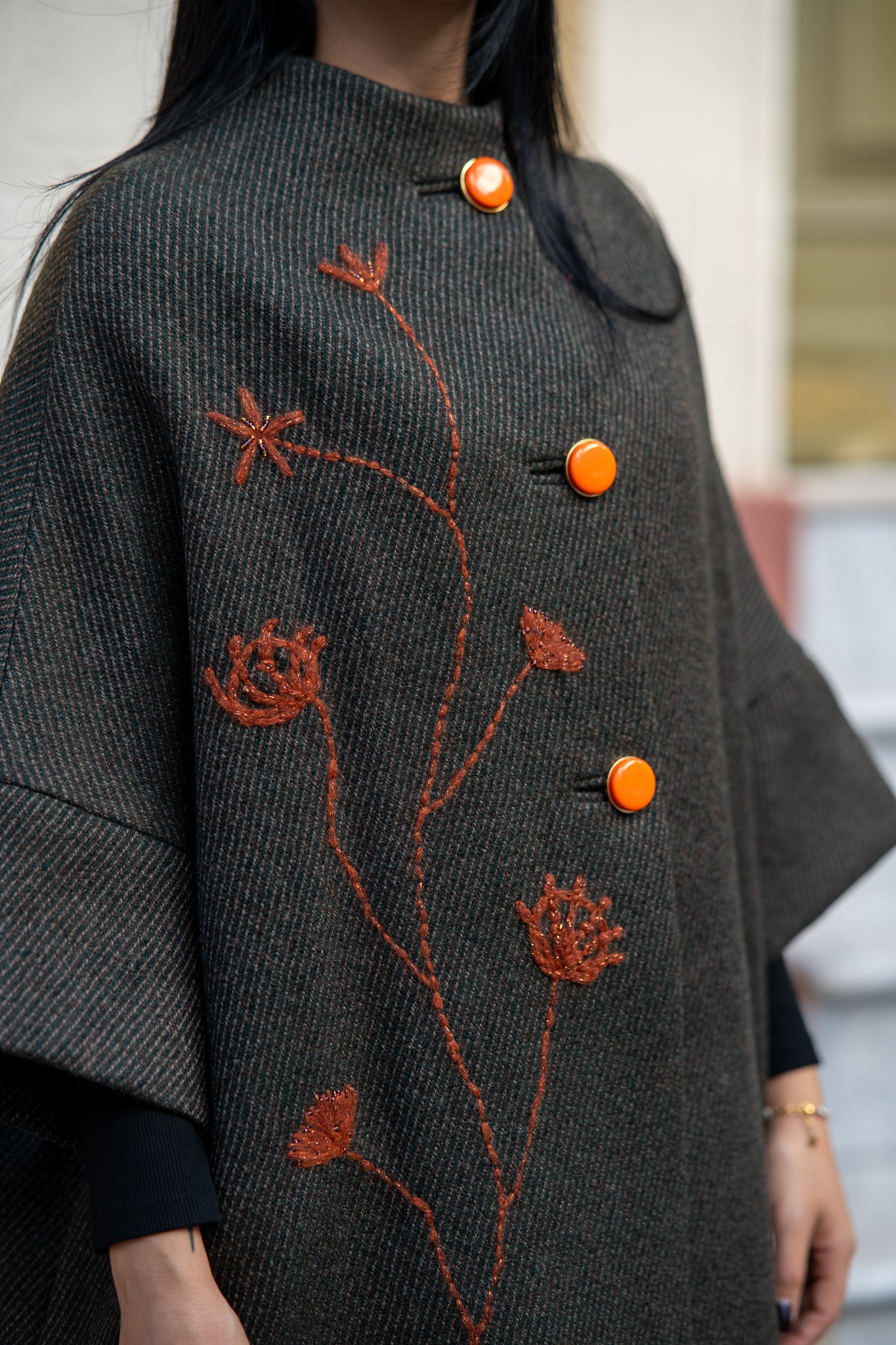 Calù ricamato a mano 100% lana