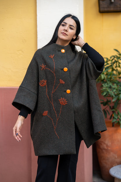 Calù ricamato a mano 100% lana